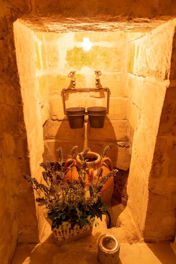 Cadelli Luxury Suite & Apartments Lecce Bagian luar foto