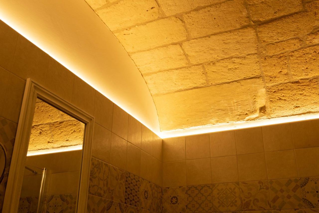 Cadelli Luxury Suite & Apartments Lecce Bagian luar foto