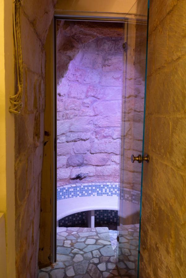 Cadelli Luxury Suite & Apartments Lecce Bagian luar foto