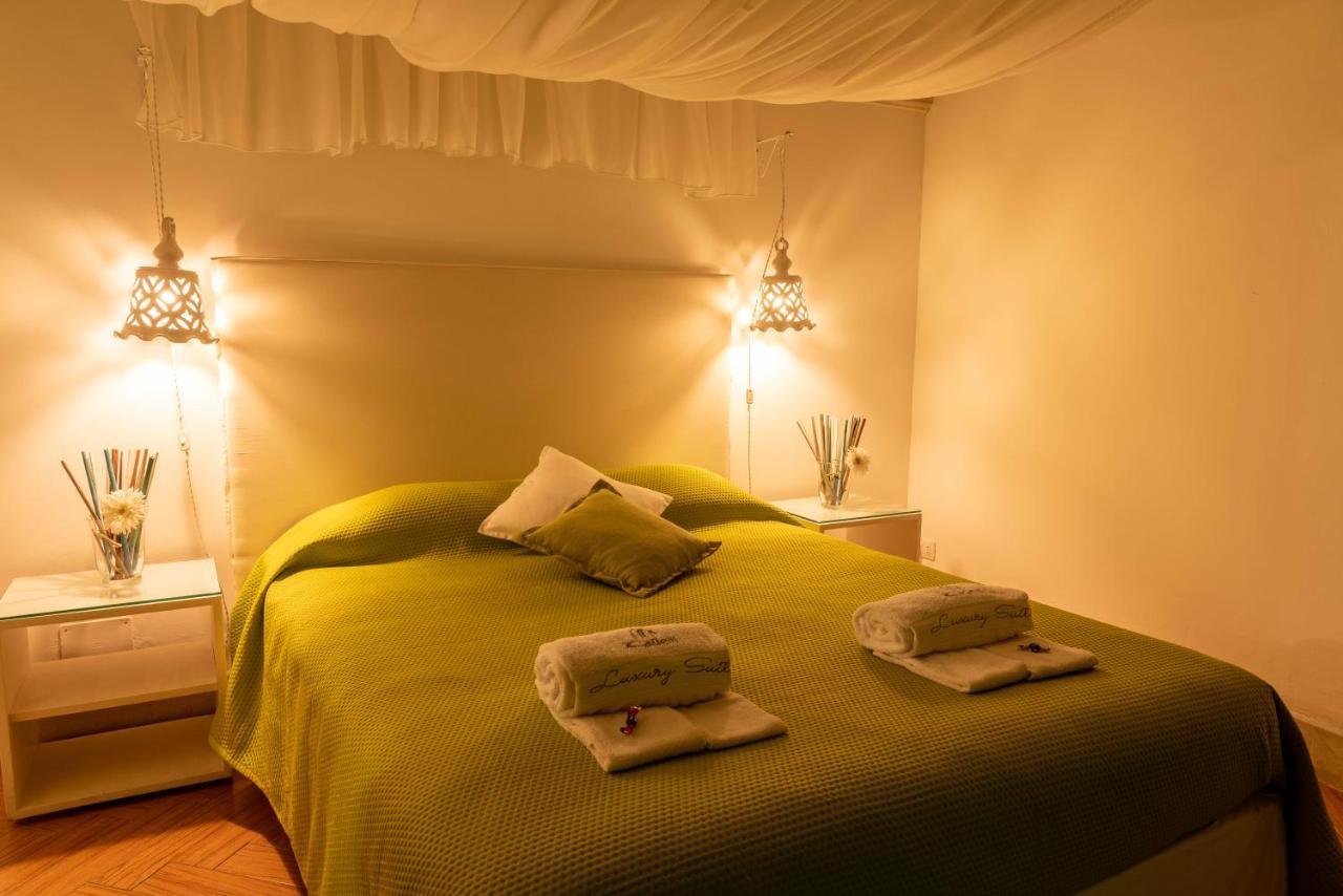Cadelli Luxury Suite & Apartments Lecce Bagian luar foto