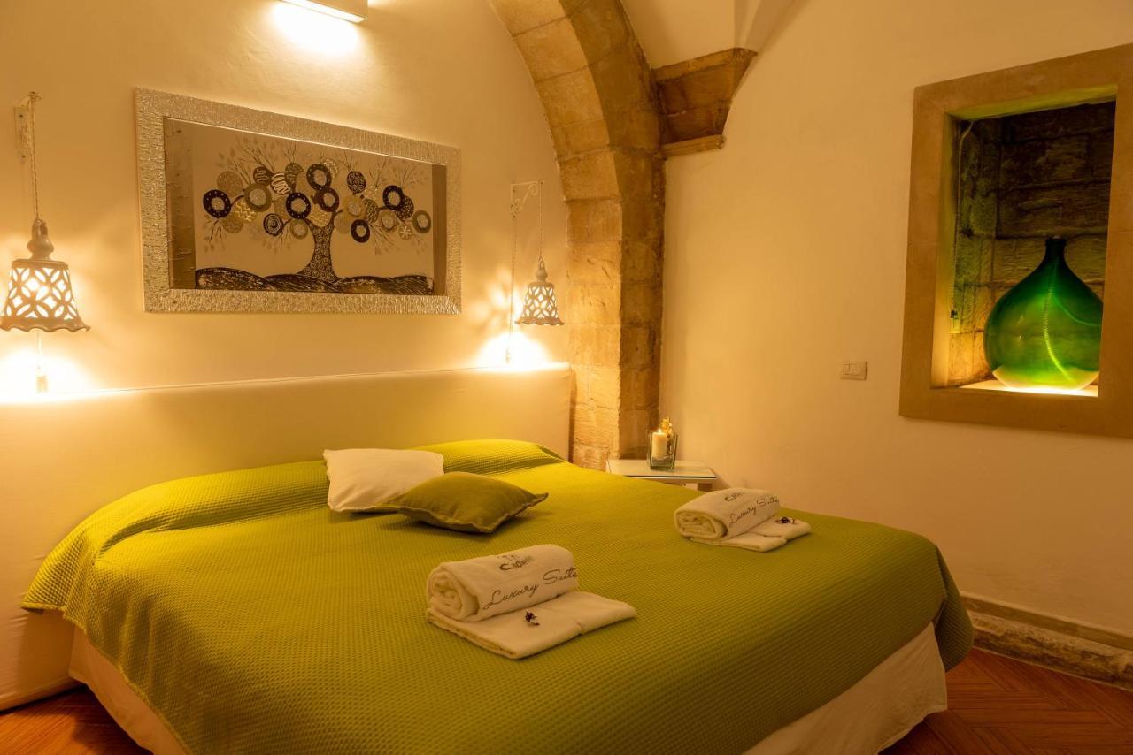 Cadelli Luxury Suite & Apartments Lecce Bagian luar foto