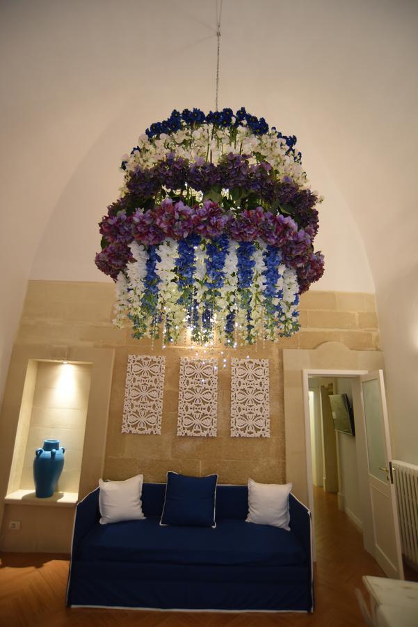 Cadelli Luxury Suite & Apartments Lecce Bagian luar foto